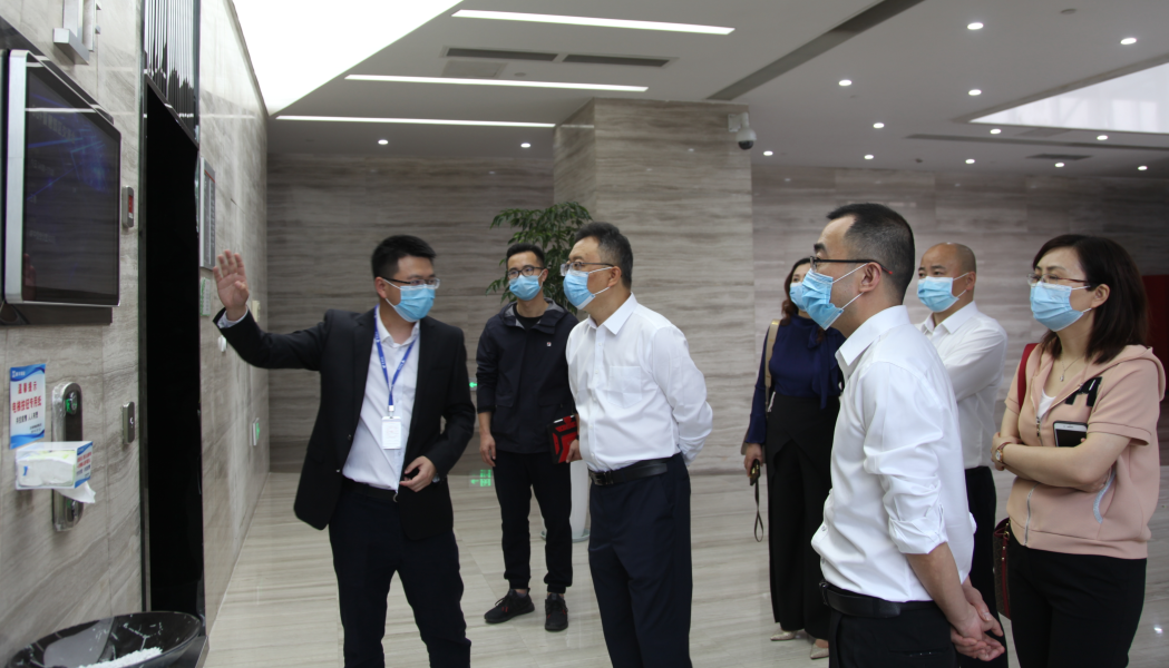 自貢高投集團(tuán)考察電信天府云計算中心