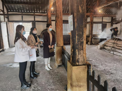 高新城投公司到燊海井、鹽業(yè)歷史博物館參觀學(xué)習(xí)